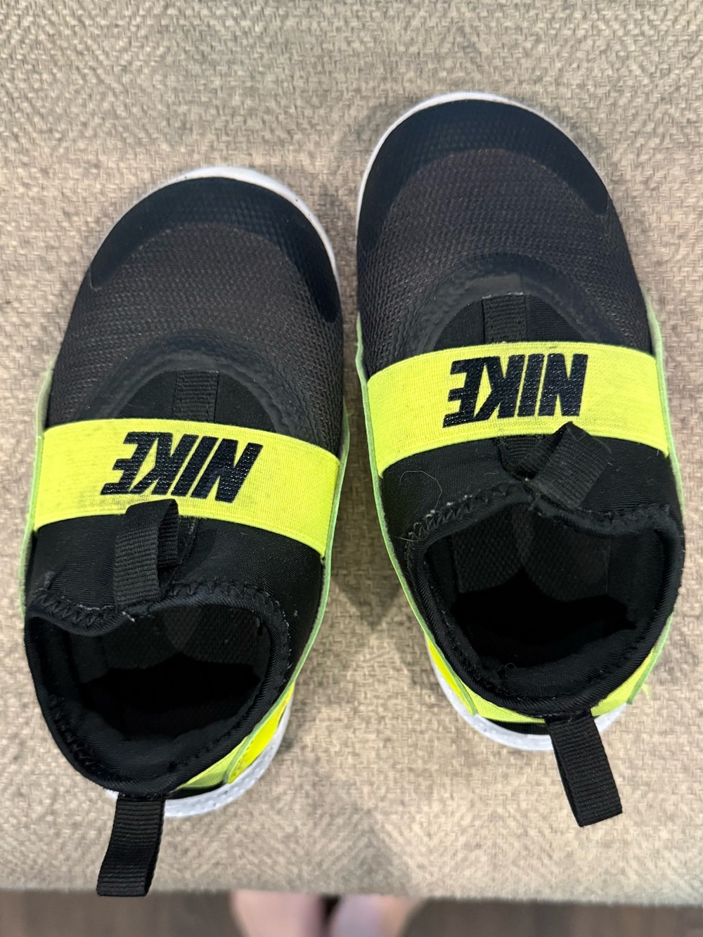 Nike Kids Black Sneakers with Neon Yellow Strap